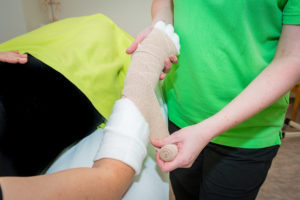 Manuelle Lymphdrainage (Bandagieren)